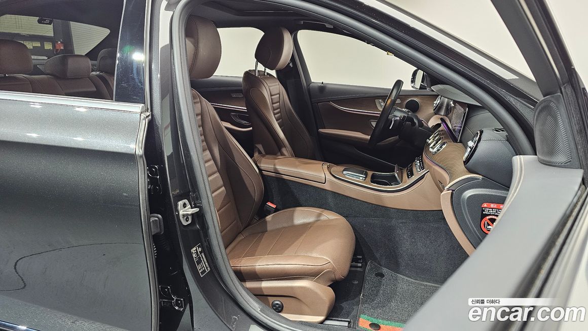 Mercedes-Benz E-Class 2021