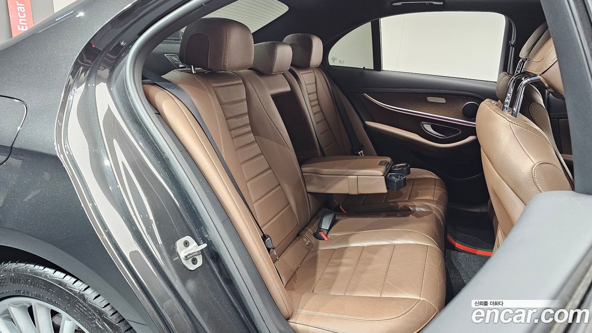 Mercedes-Benz E-Class 2021