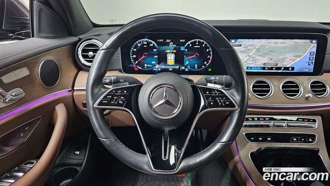 Mercedes-Benz E-Class 2021