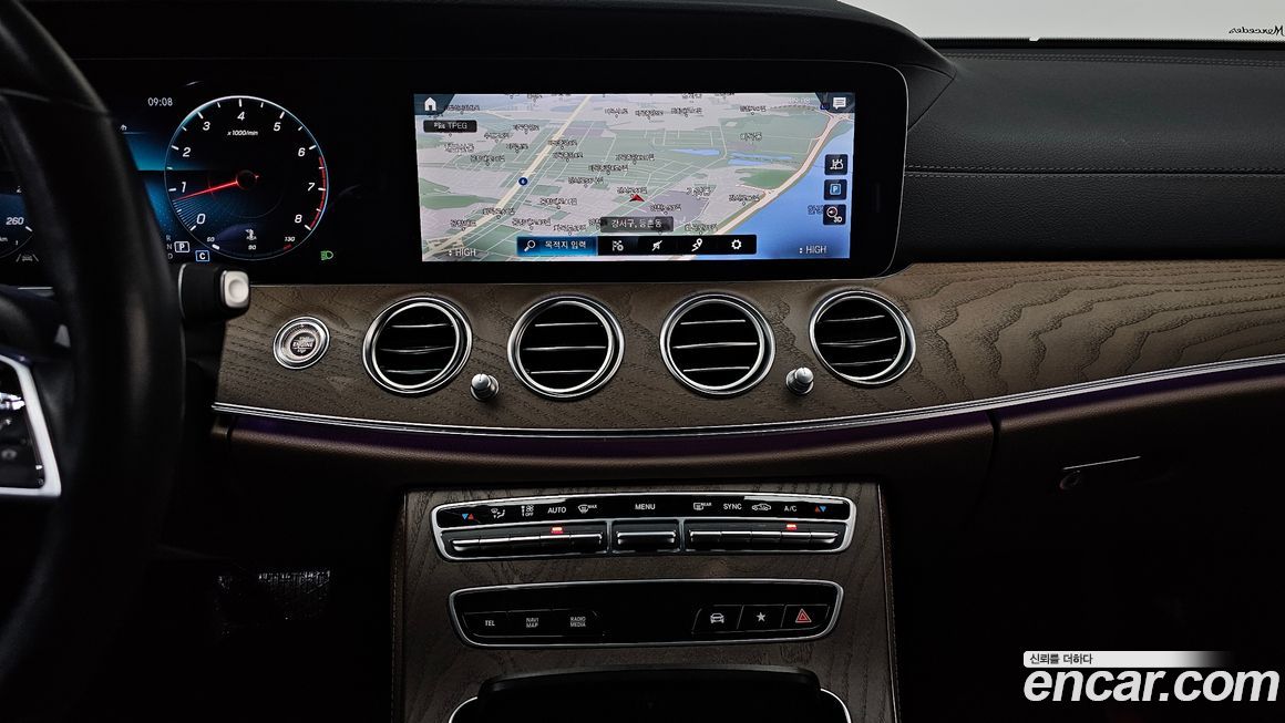 Mercedes-Benz E-Class 2021