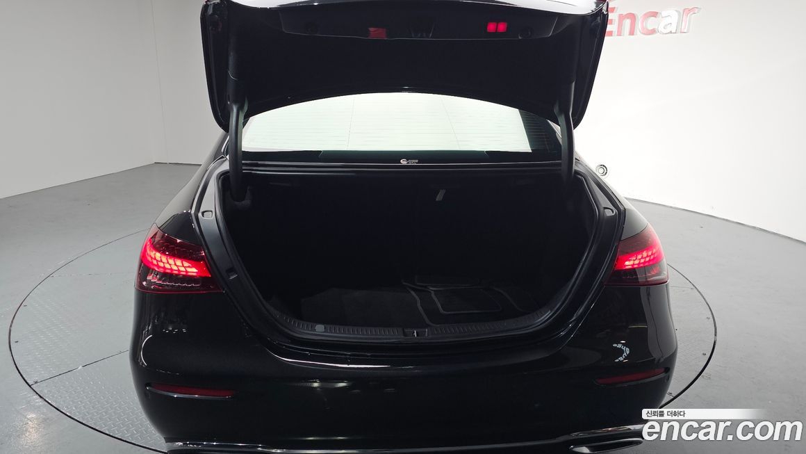 Mercedes-Benz E-Class 2021