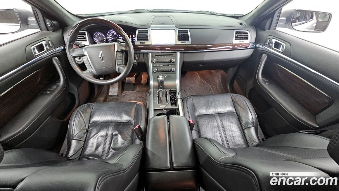 Lincoln MKS 2011