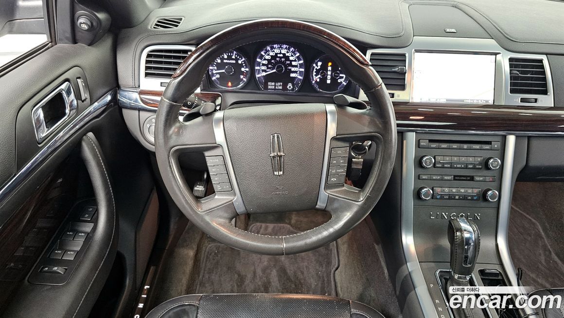 Lincoln MKS 2011