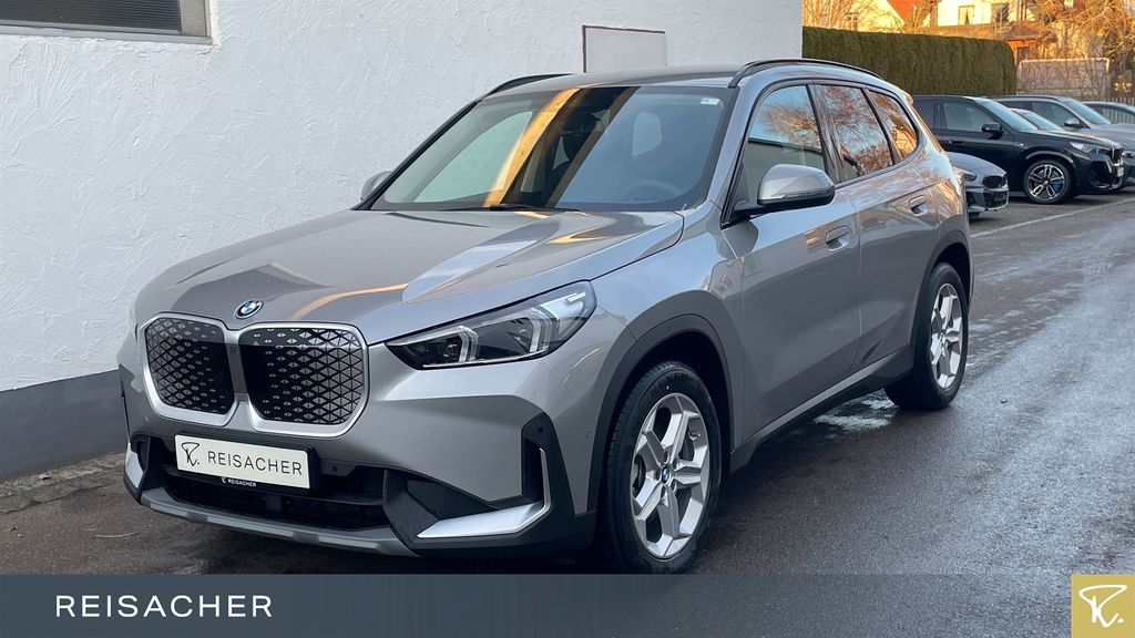 BMW iX1