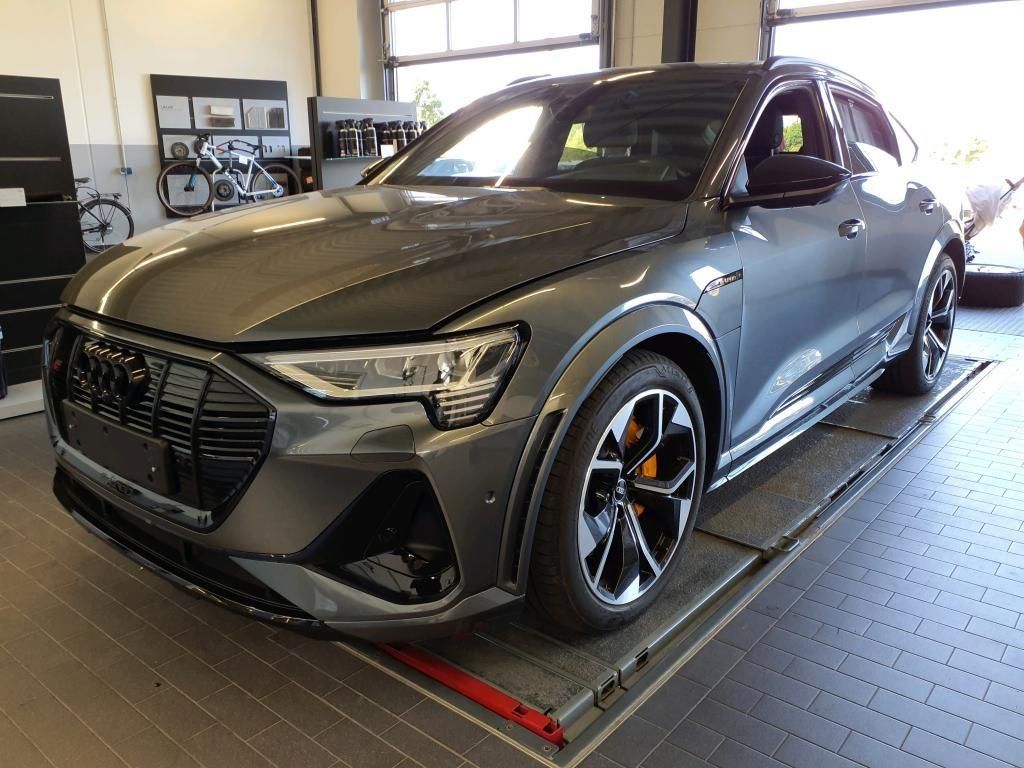 Audi e-tron 2022