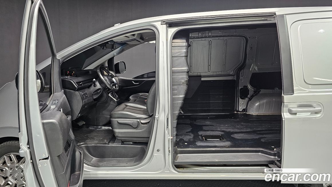 Hyundai Staria 2022