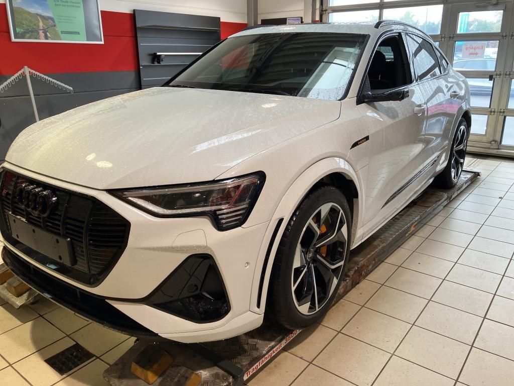 Audi e-tron 2022