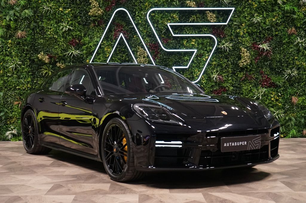 Porsche Panamera 2025