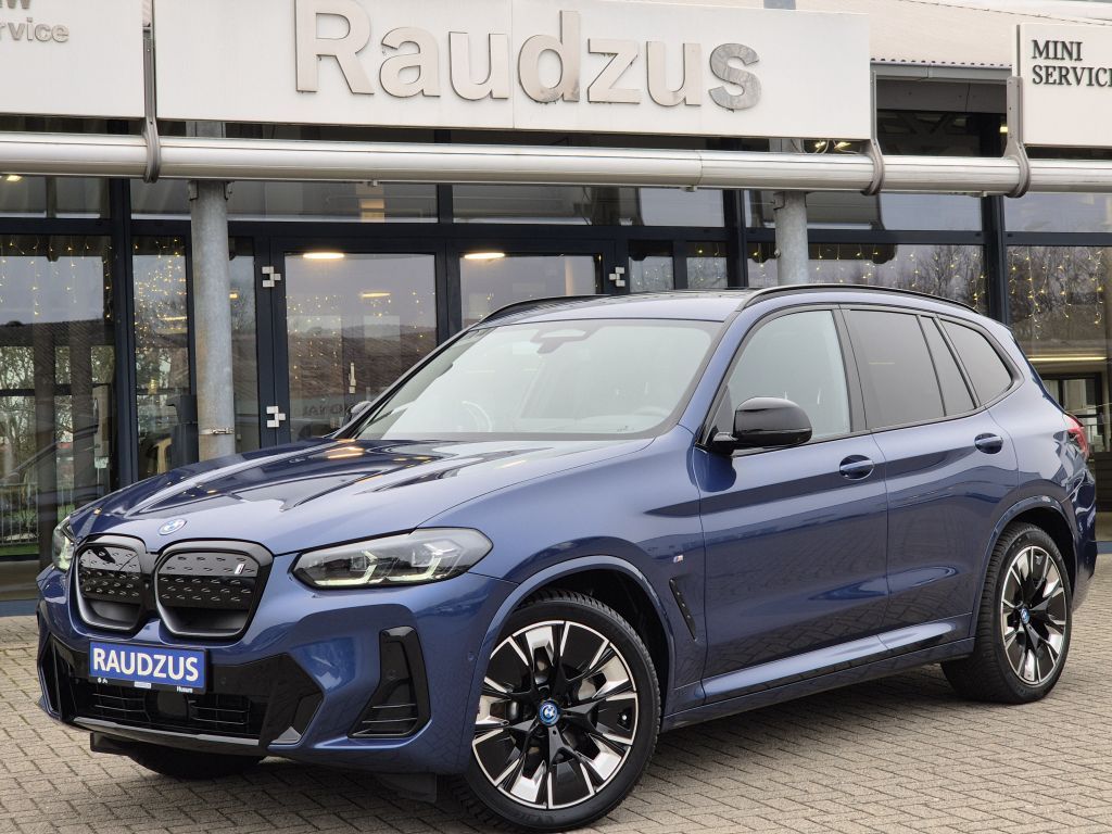 BMW iX3 2024