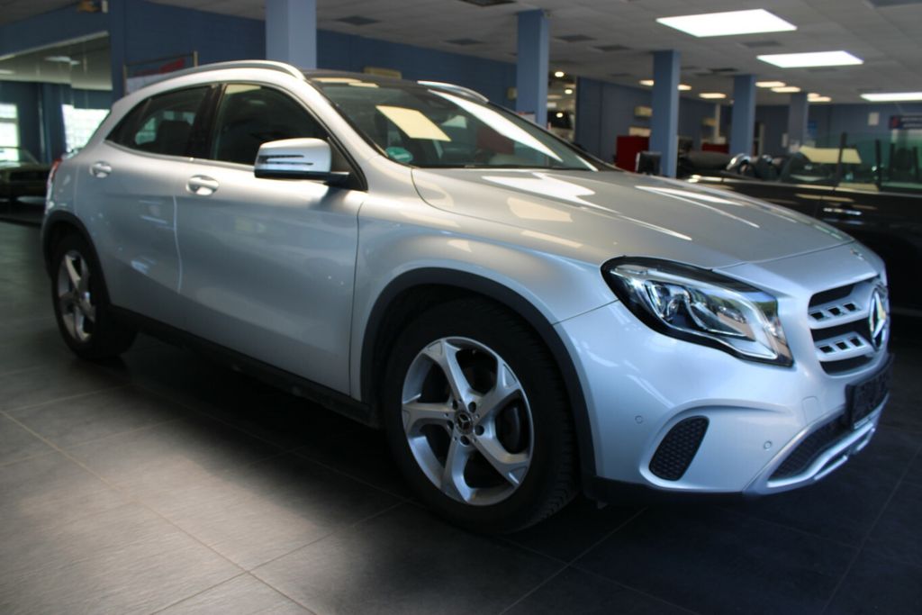 Mercedes-Benz GLA 200 2019