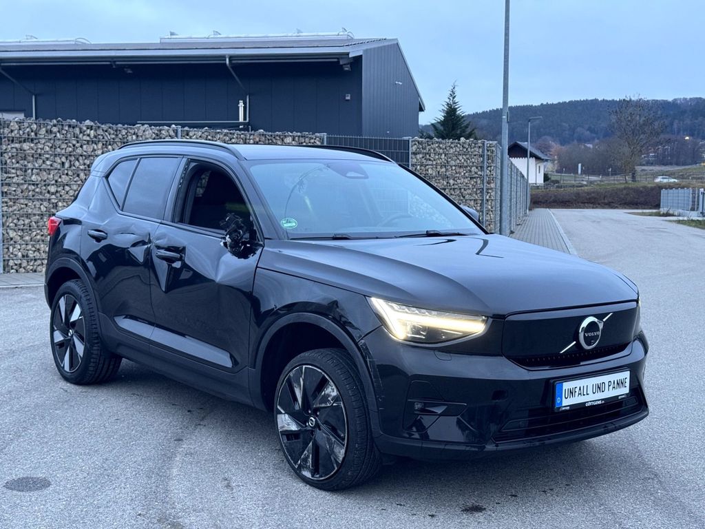 Volvo EX40 2025