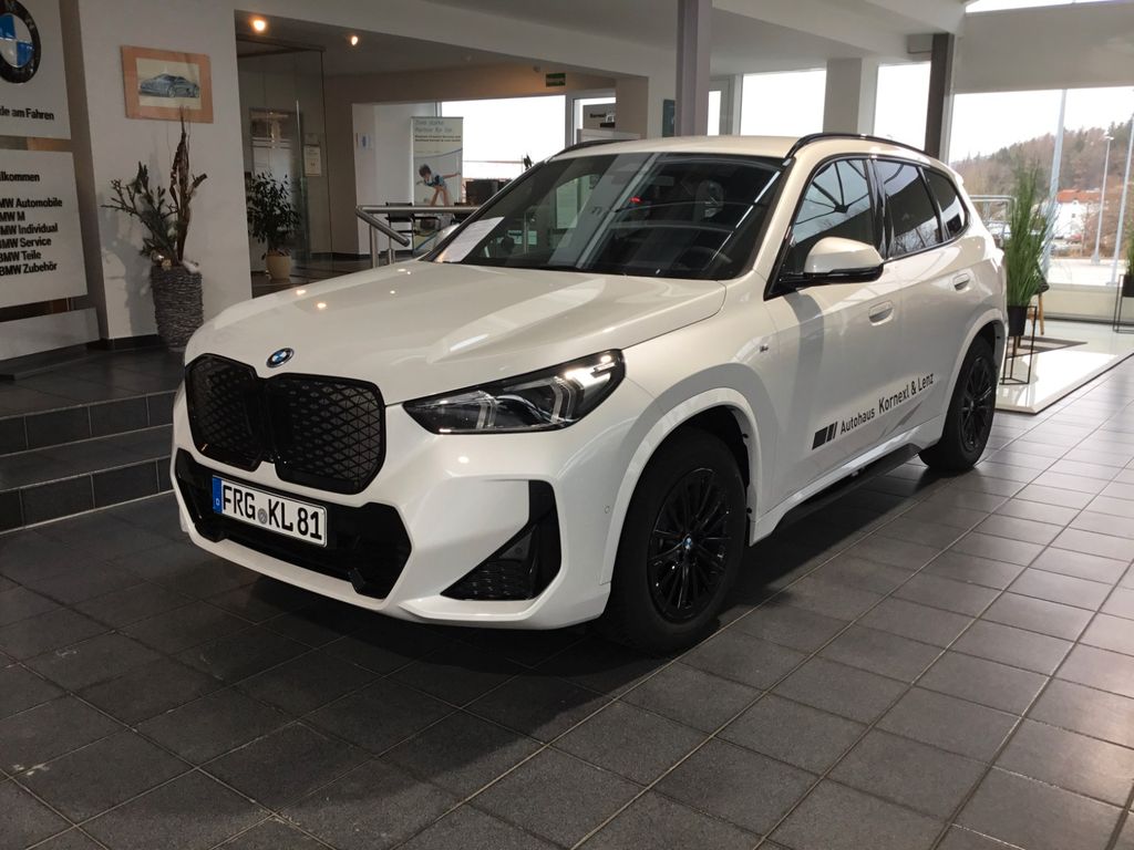 BMW iX1 2023