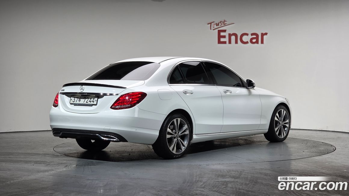 Mercedes-Benz C-Class 2018