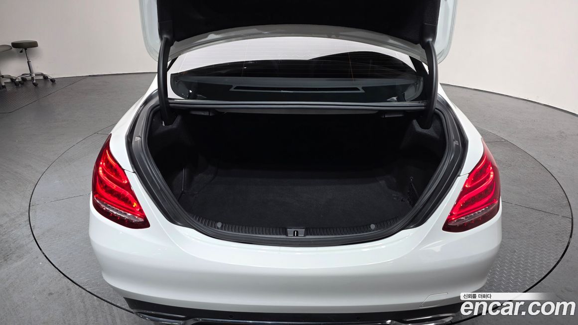 Mercedes-Benz C-Class 2018