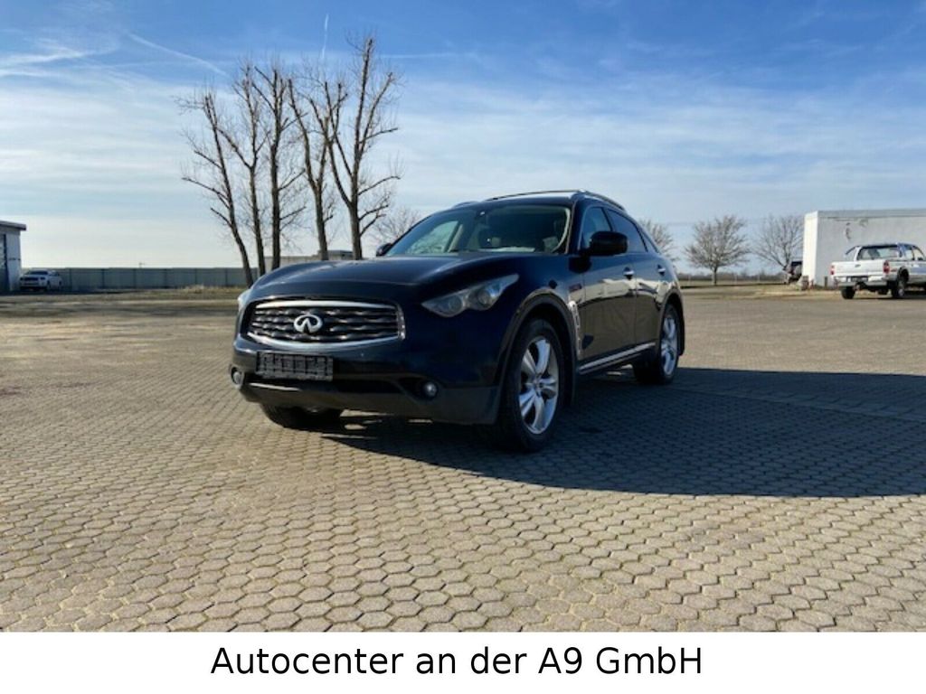 Infiniti FX 2011
