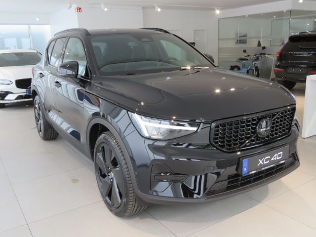 Volvo XC40 2025