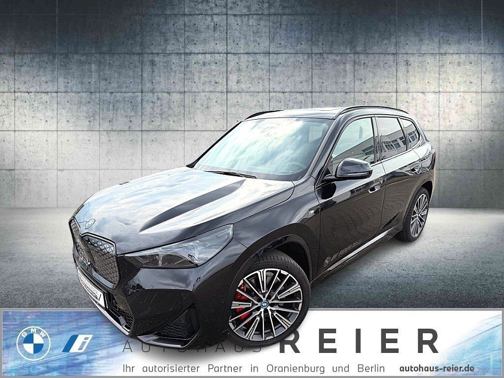 BMW iX1 2025