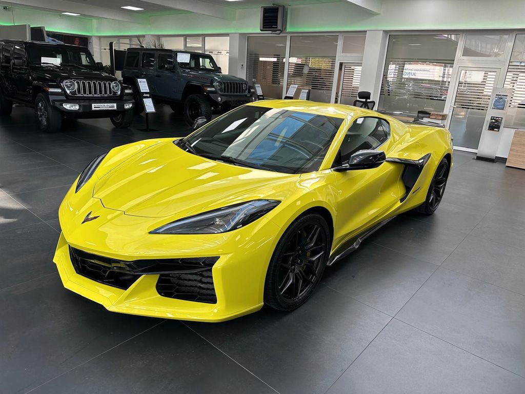 Corvette C8 2025