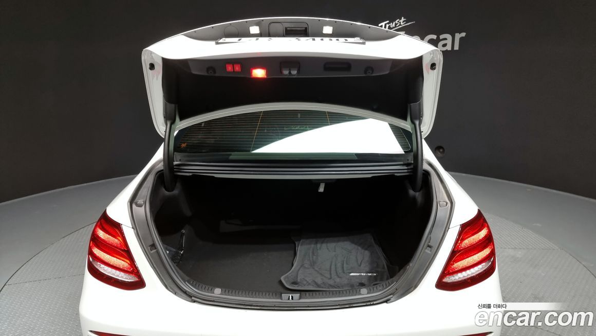 Mercedes-Benz E-Class 2019