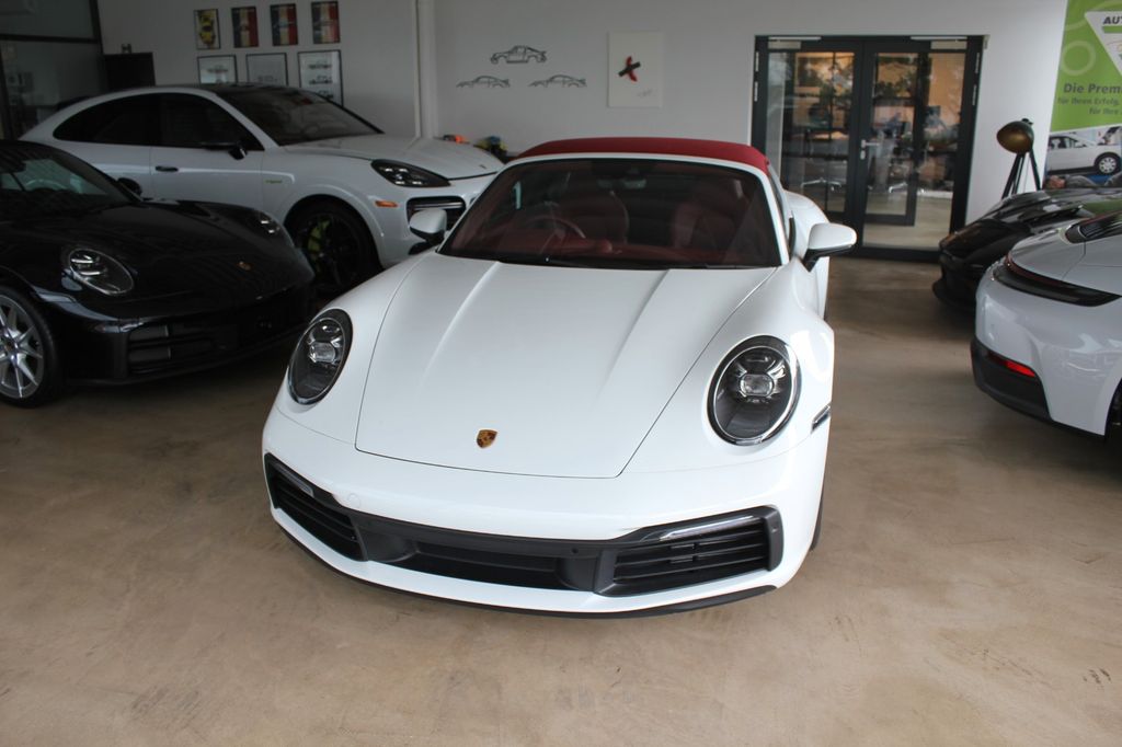 Porsche 992 2025