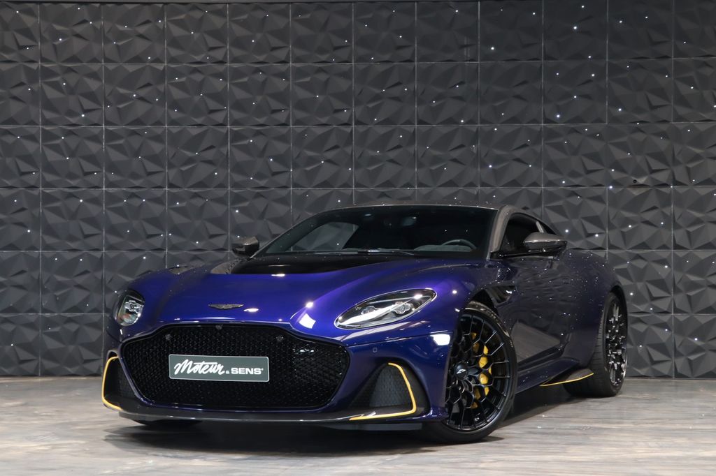 Aston Martin DBS 2023
