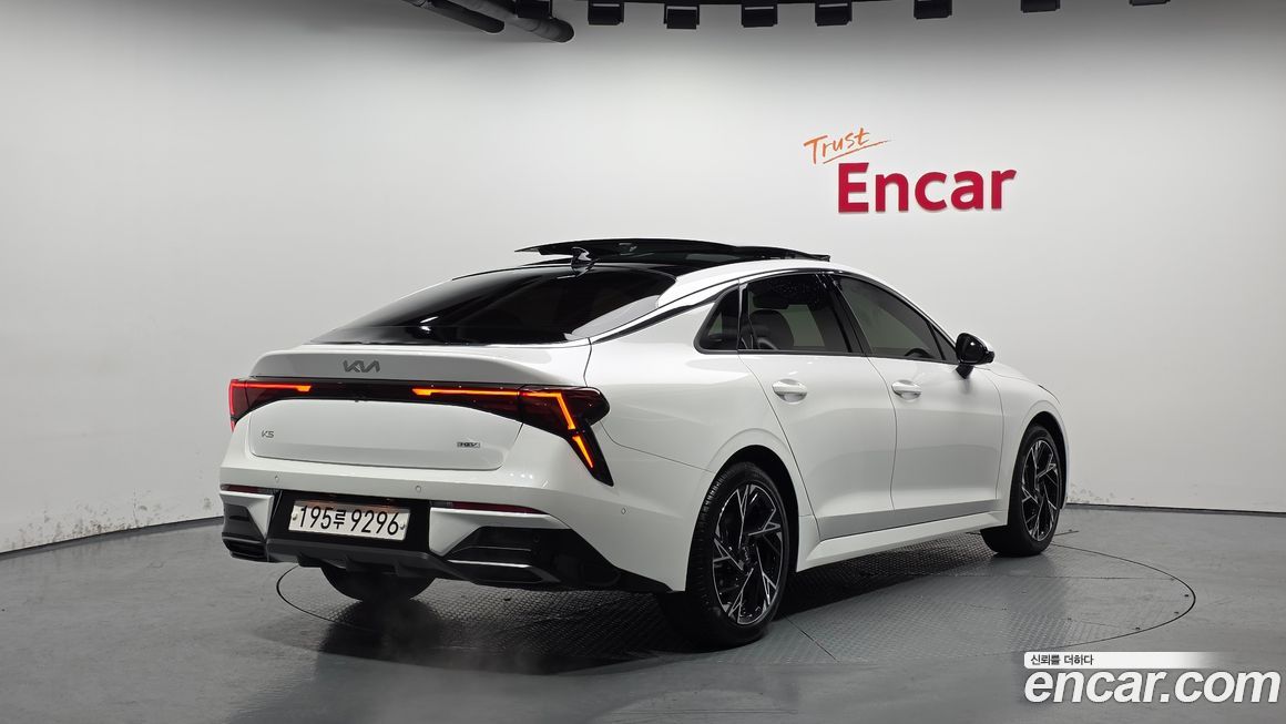 Kia K5 2025