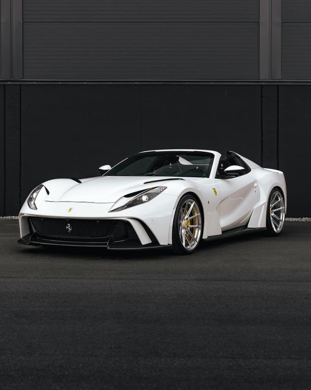 Ferrari 812 2023