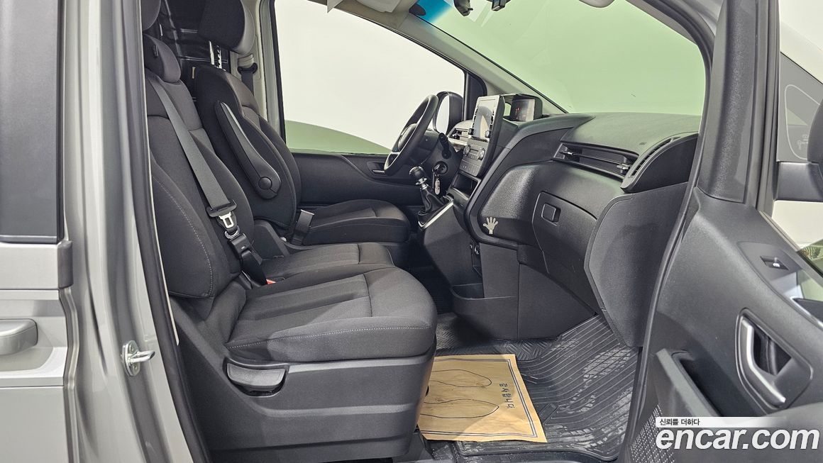 Hyundai Staria 2022