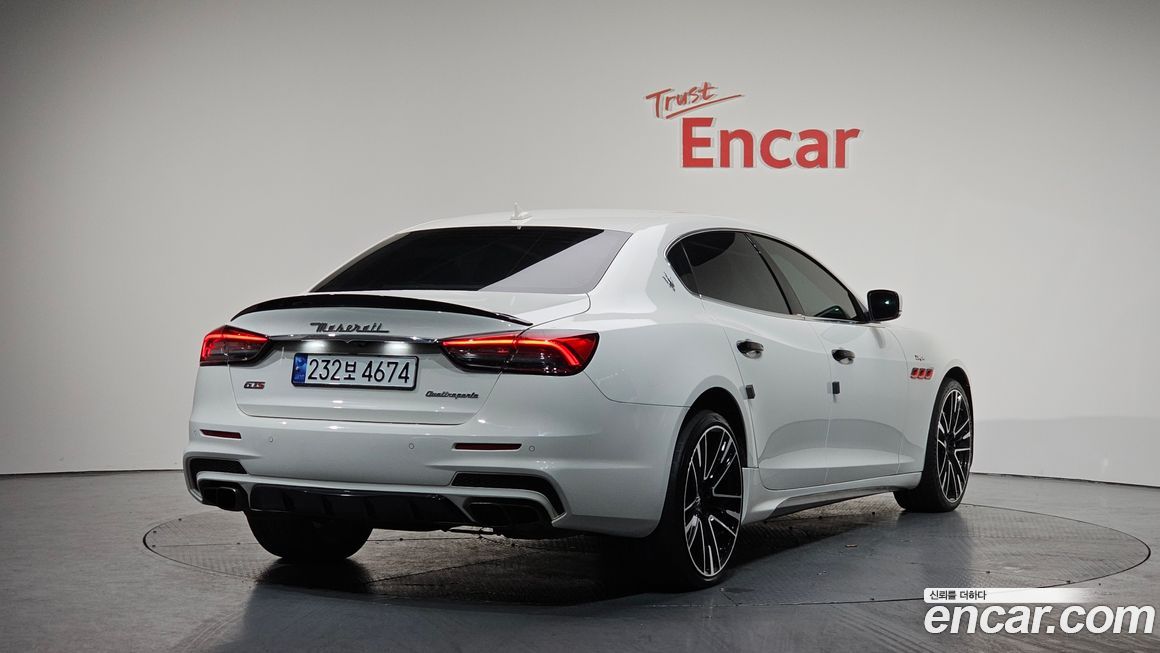 Maserati Quattroporte 2014