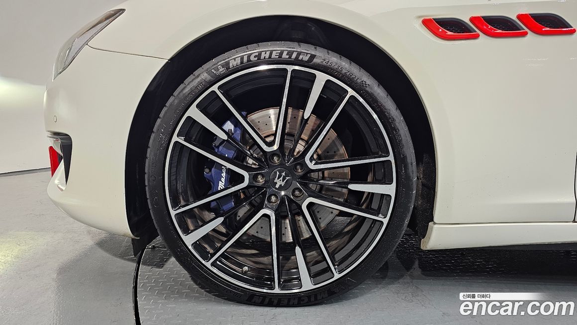 Maserati Quattroporte 2014