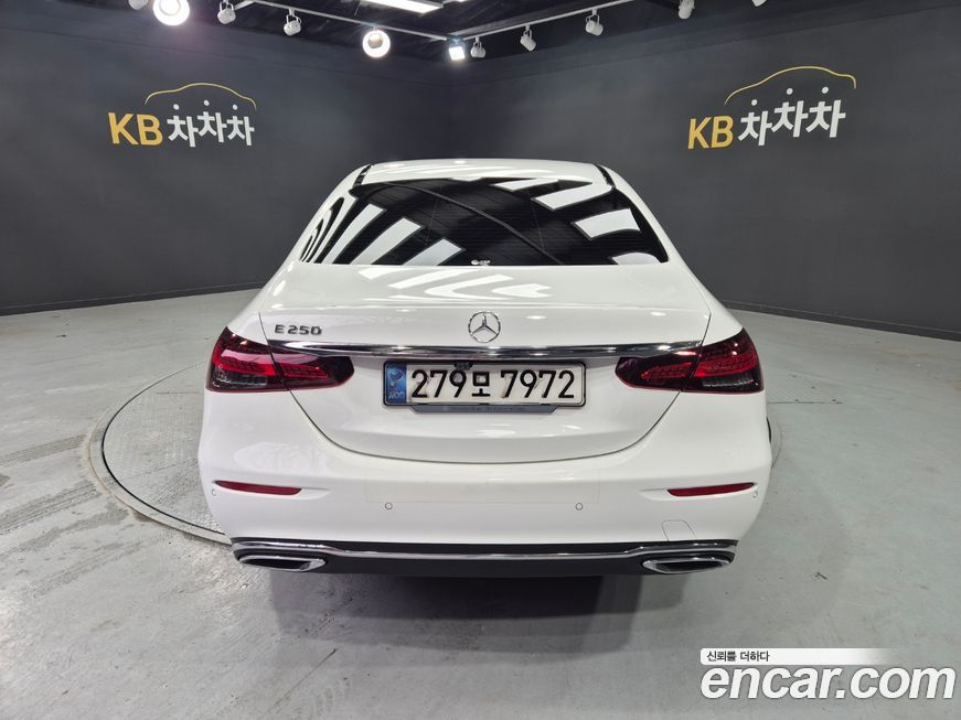 Mercedes-Benz E-Class 2021