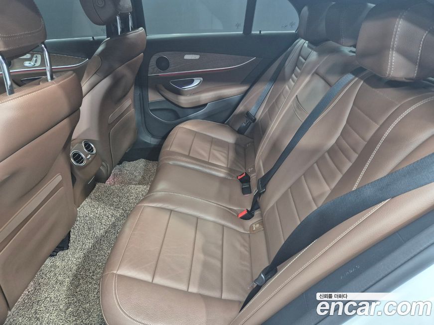 Mercedes-Benz E-Class 2021