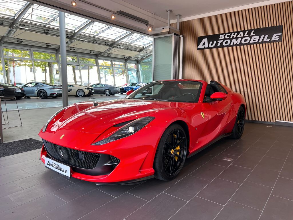 Ferrari 812 2023