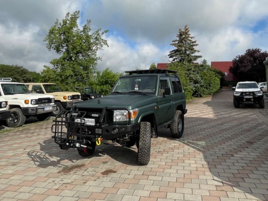 Toyota Land Cruiser