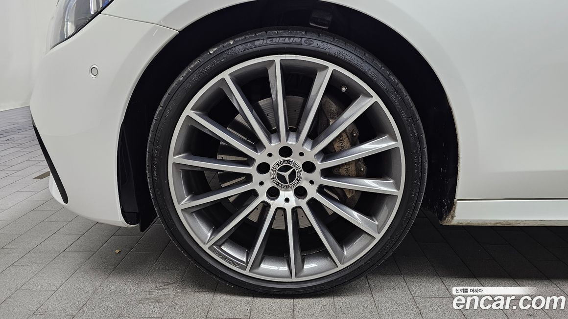 Mercedes-Benz E-Class 2021