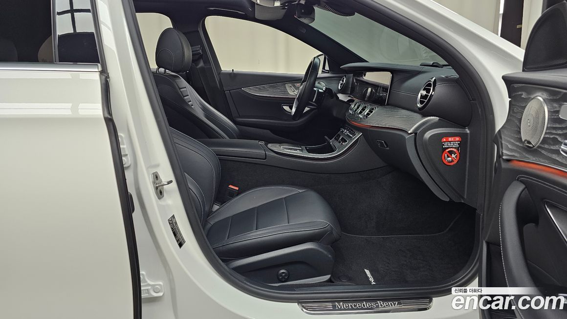 Mercedes-Benz E-Class 2021