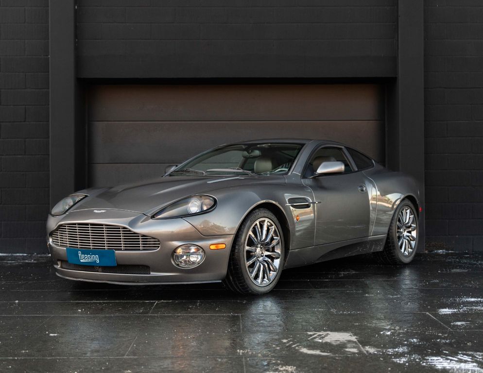 Aston Martin Vanquish 2003