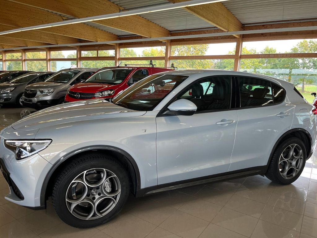 Alfa Romeo Stelvio 2023