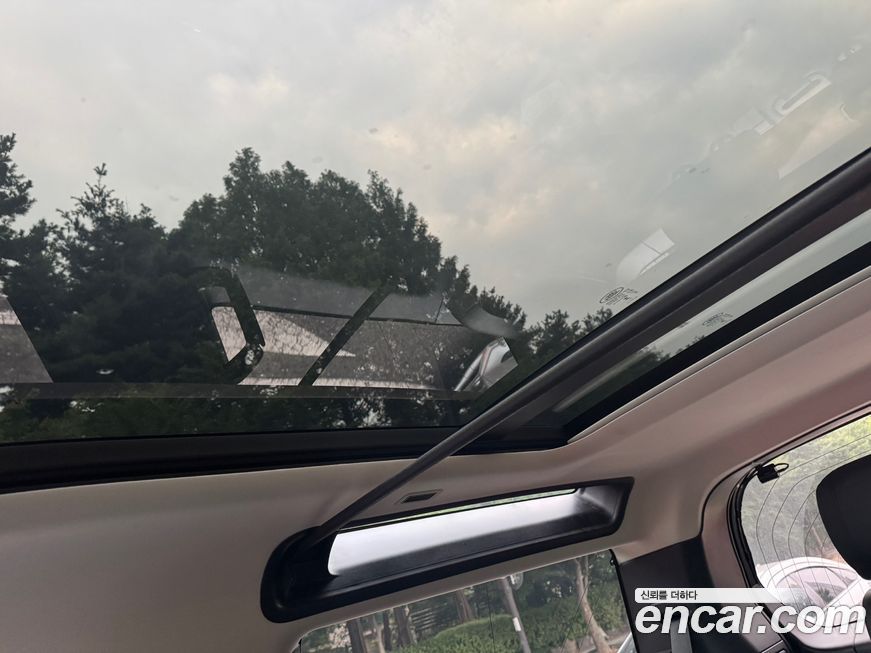 Land Rover Defender 2023