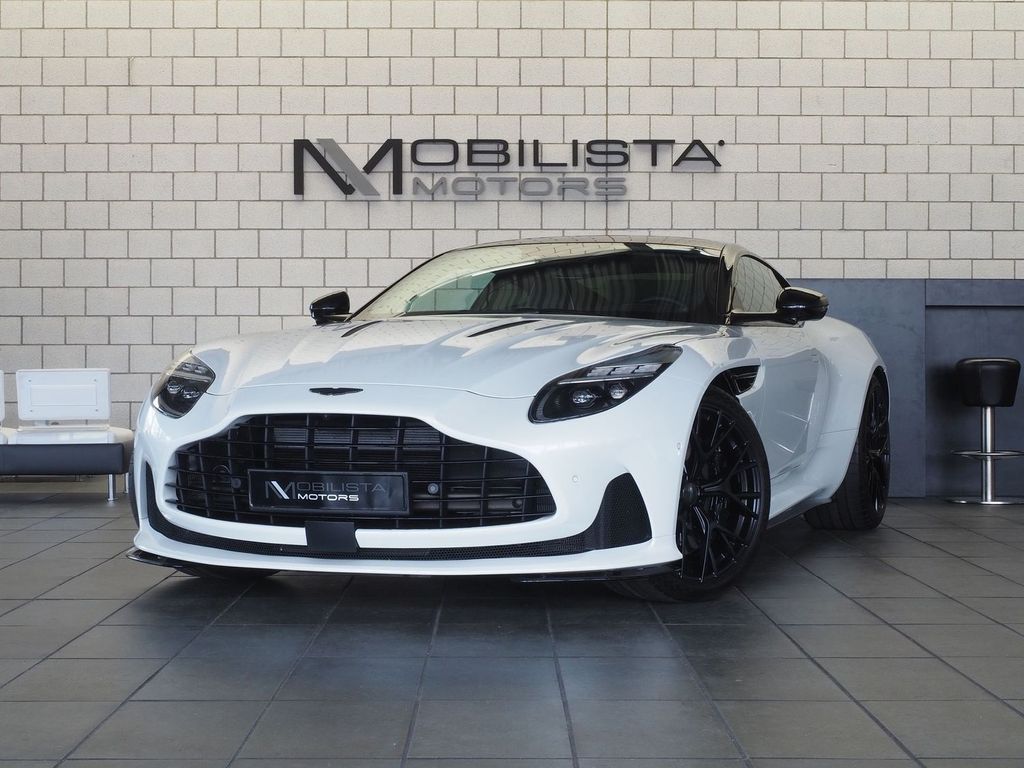 Aston Martin DB12 2024