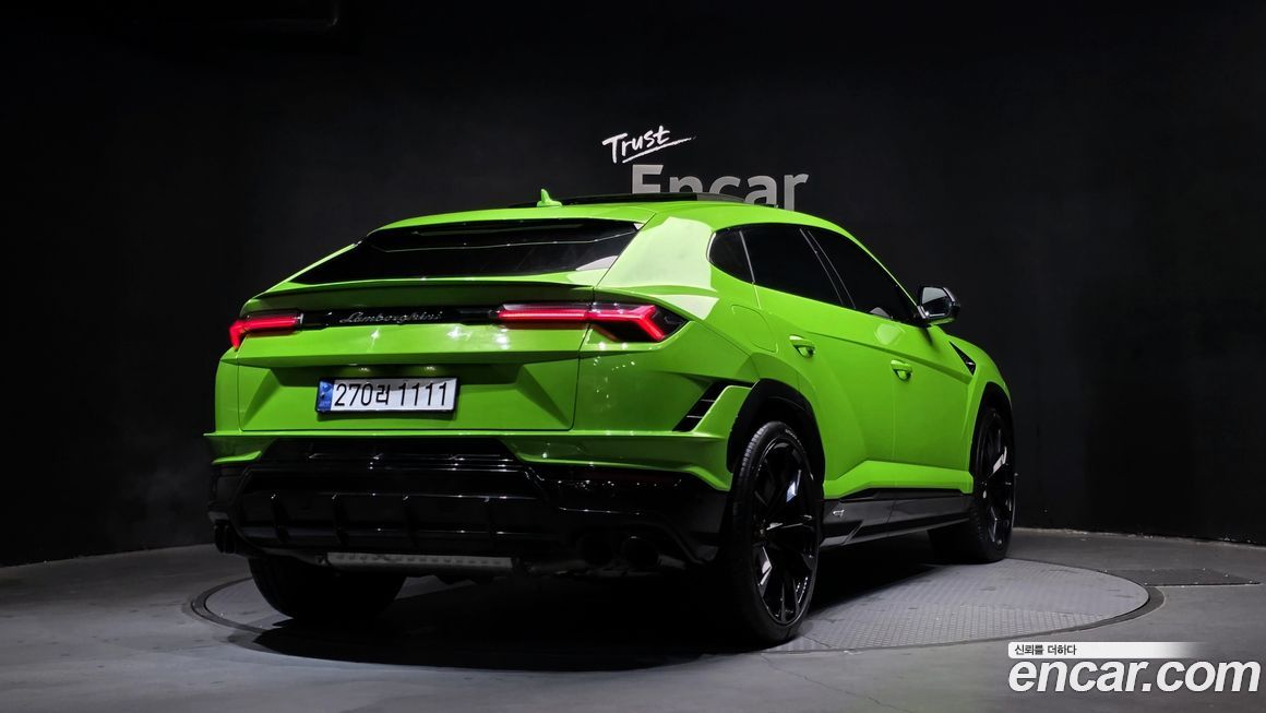 Lamborghini Urus 2024
