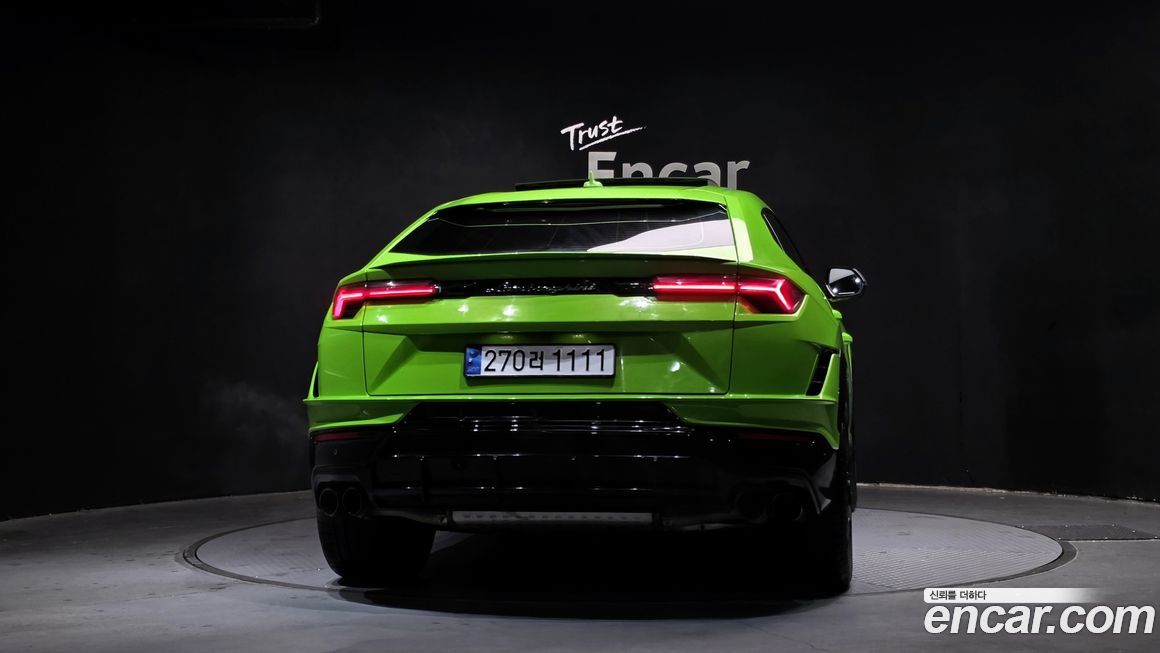 Lamborghini Urus 2024