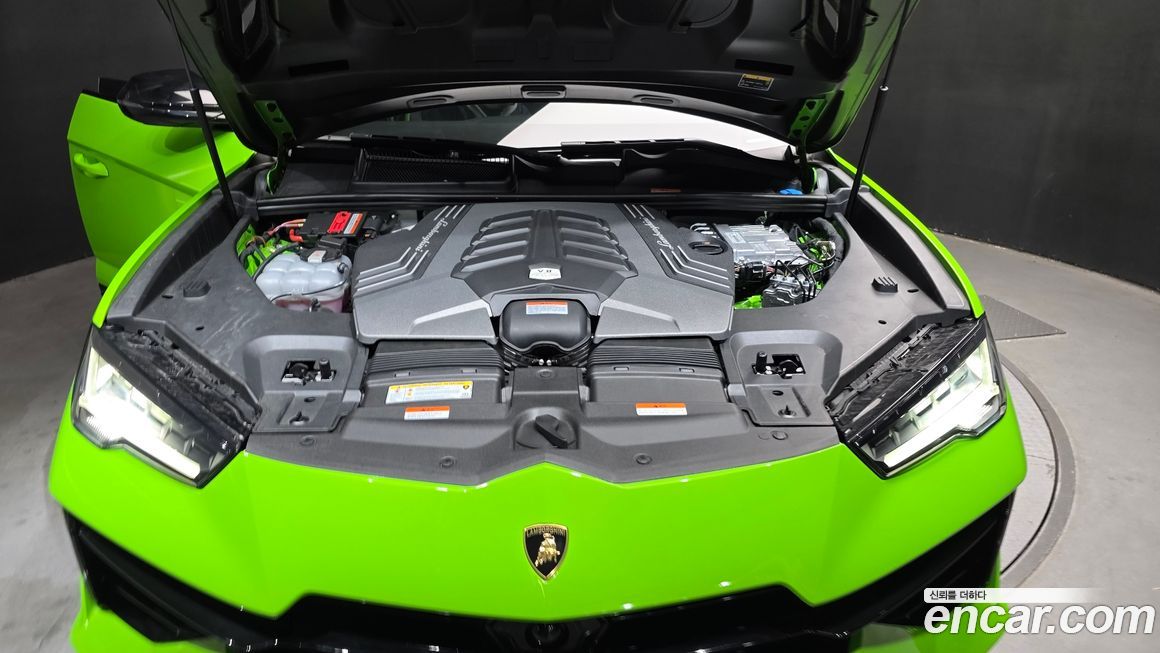 Lamborghini Urus 2024