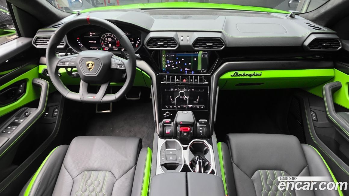 Lamborghini Urus 2024