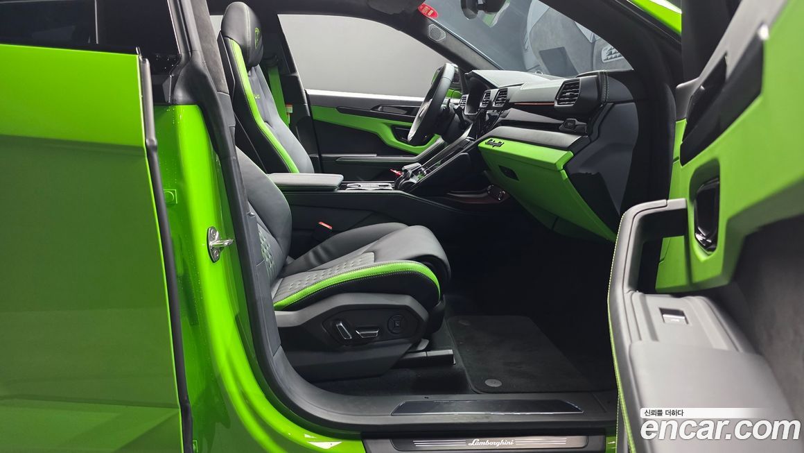 Lamborghini Urus 2024