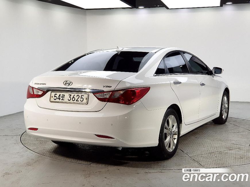 Hyundai Sonata 2010