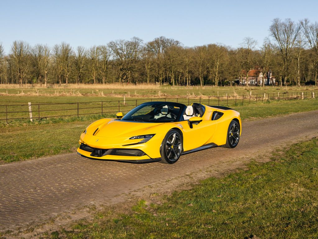 Ferrari SF90 2023
