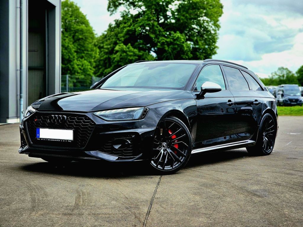 Audi RS4 2024