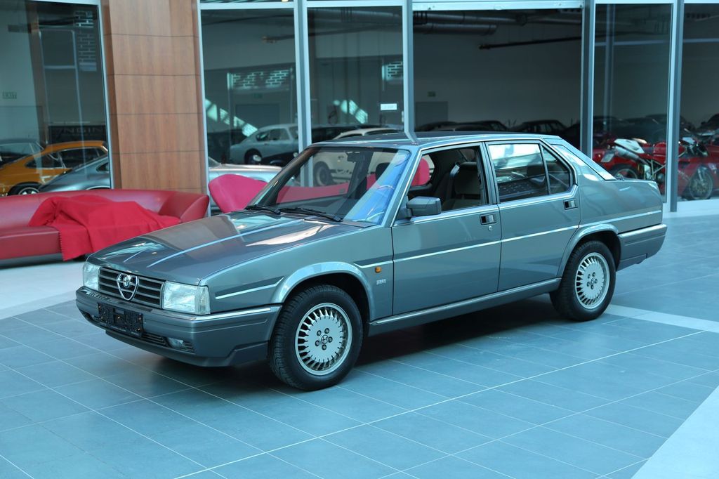 Alfa Romeo 90 1986