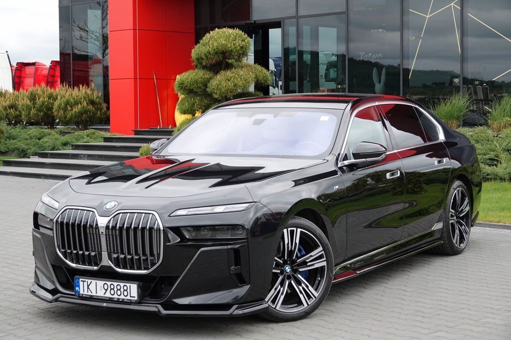 BMW 740 2023